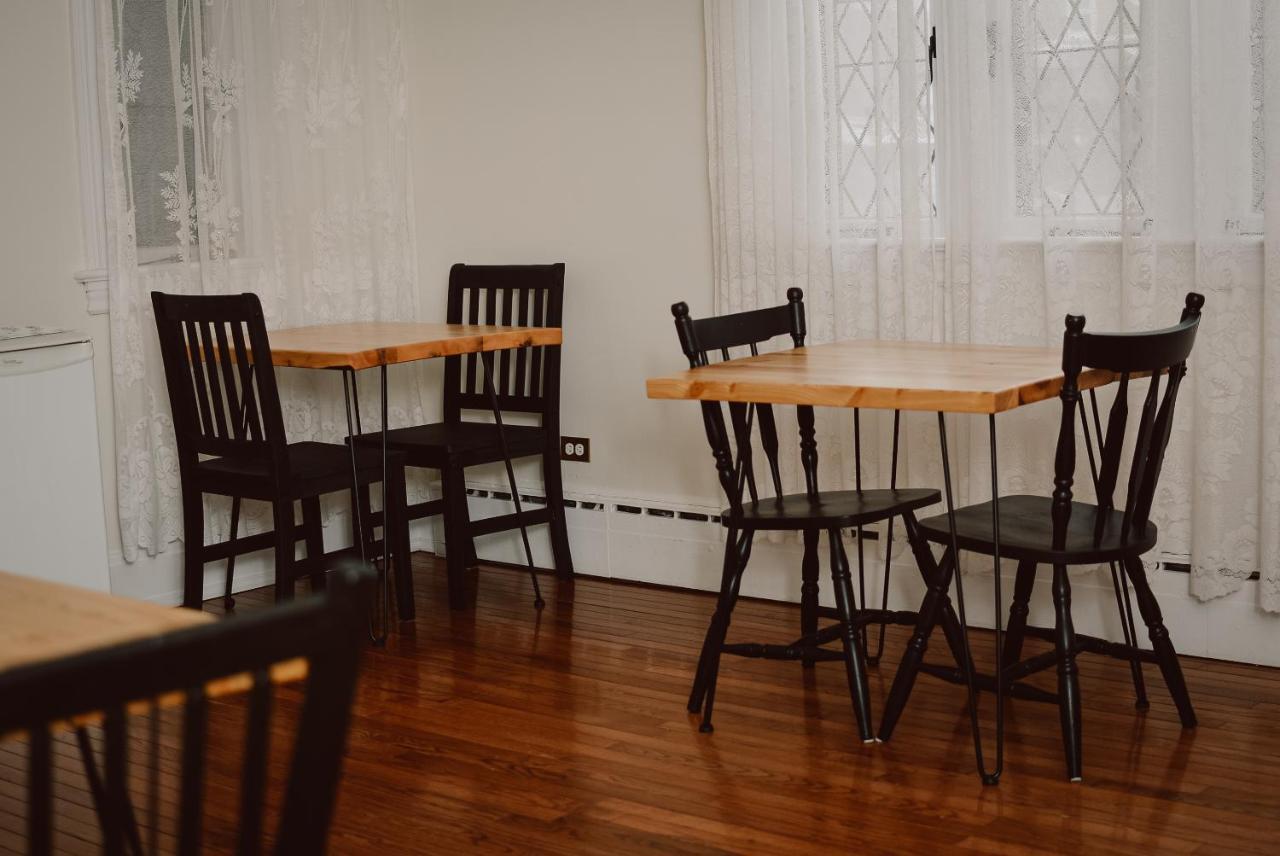 Hill Road Manor Bed & Breakfast Grand Falls Windsor Ngoại thất bức ảnh